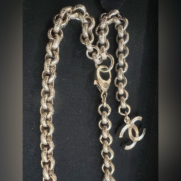 Runway✨Chanel Crystals Logo Gold Drop Necklace - Picture 8 of 17